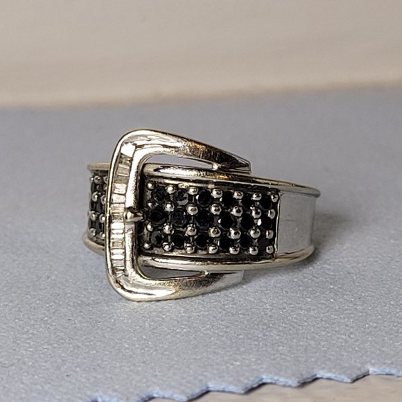 ๐ 14K White Gold Buckle Ring w/Diamonds - Picture 4 of 9